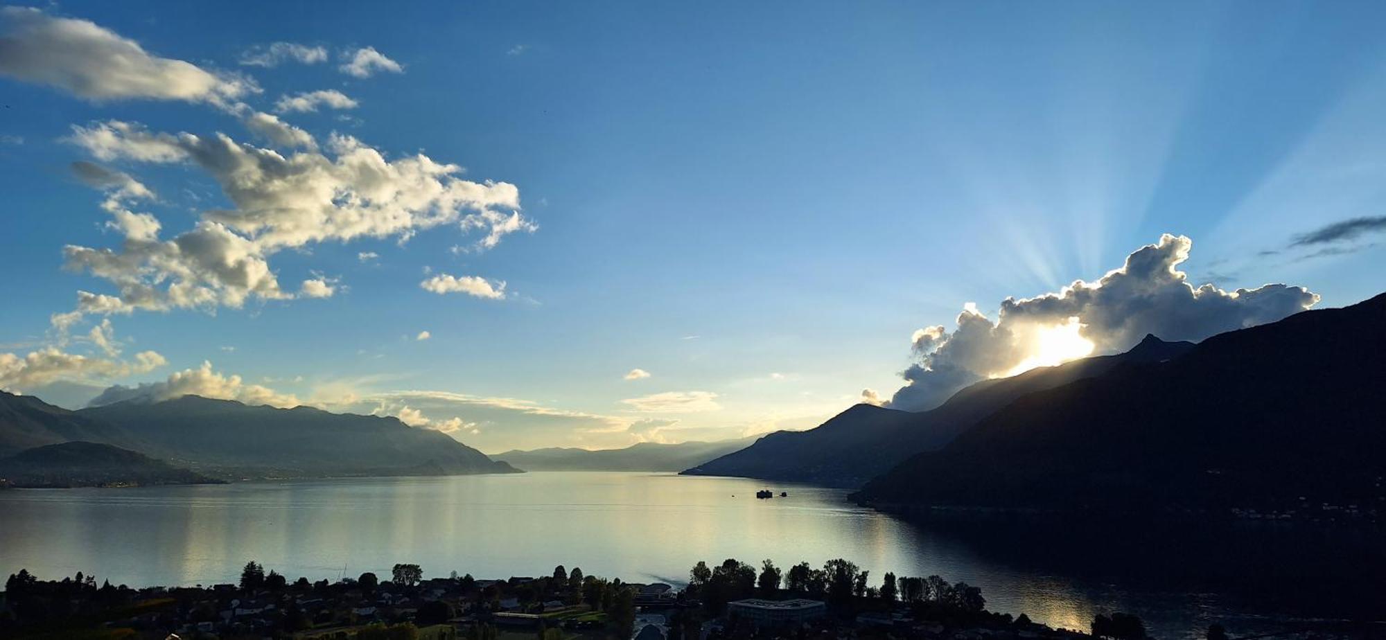 Sole & Lago-Lake Maccagno Exterior photo